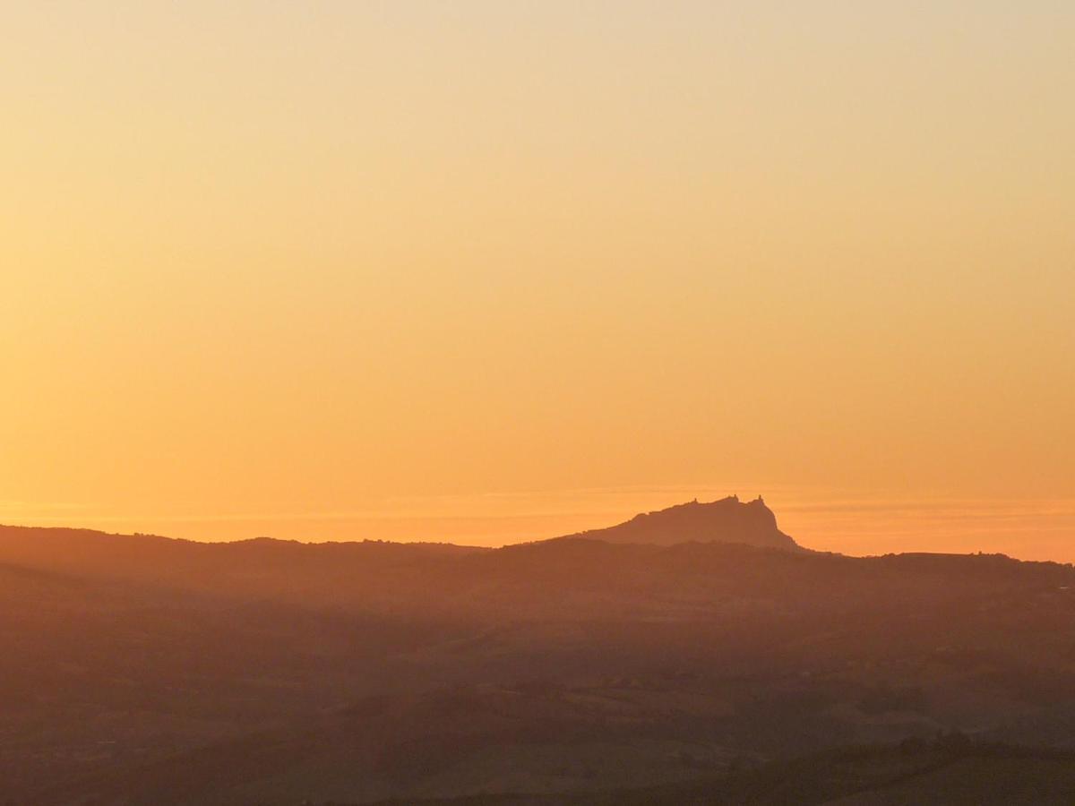 Agriturismo Girolomoni - Locanda Isola del Piano Eksteriør billede