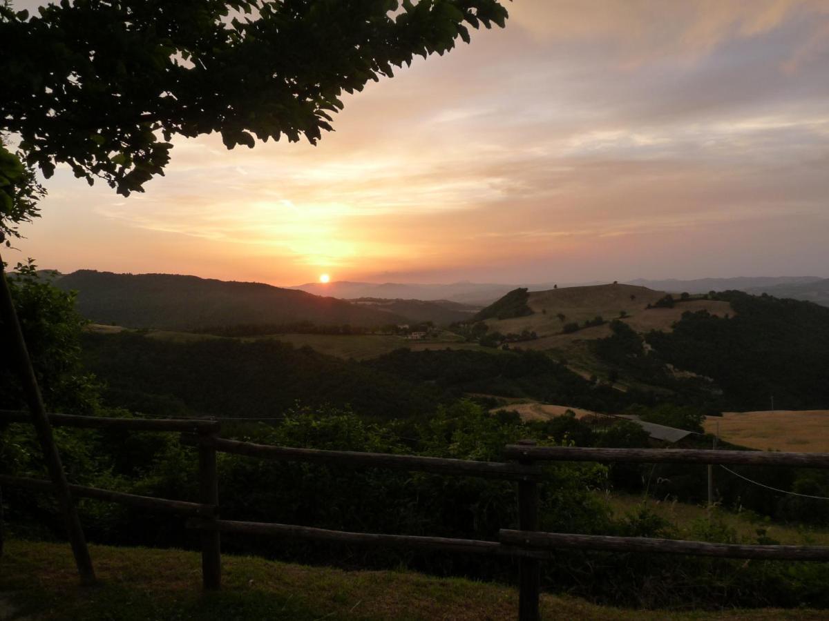 Agriturismo Girolomoni - Locanda Isola del Piano Eksteriør billede